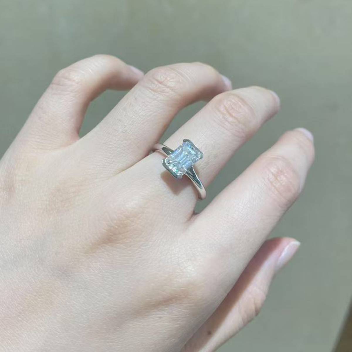 Simplified Square Diamond Women's Ring S925 Silver Plated Platinum Customized Selection Moissanite 2.0ct